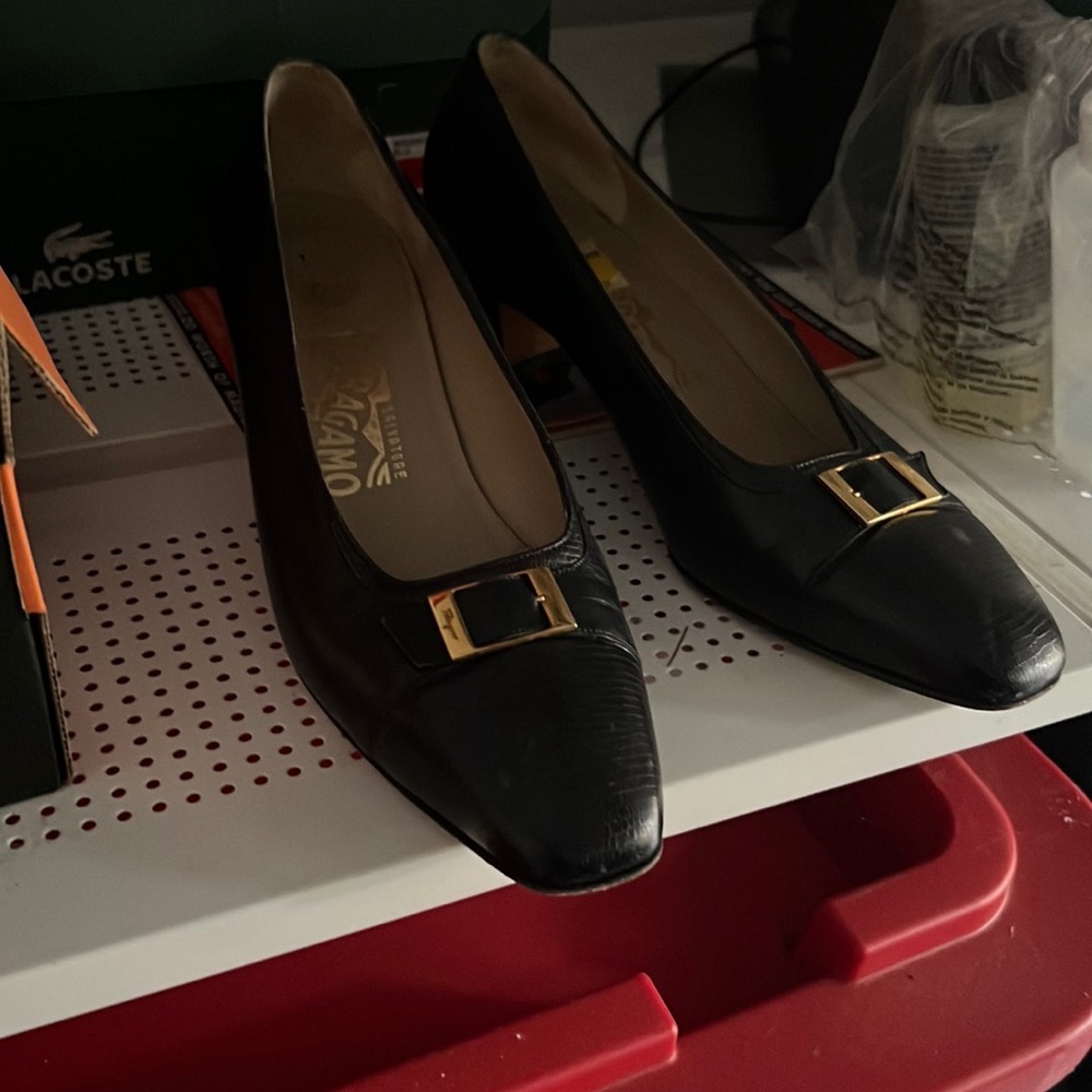 Salvatore Ferragamo size 9 black mid heel good condition